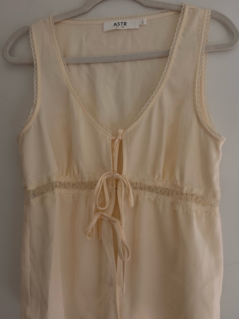 ASTR Cream Lace-Trim blouse